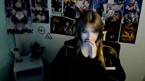 Snapshot of karla_flower chatting on 10-18-25, 06:48 Karla online show from 10-18-25, 06:48