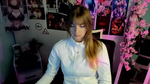 Snapshot of karla_flower chatting on 11-27-25, 01:24 Karla online show from 11-27-25, 01:24