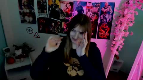 Snapshot of karla_flower chatting on 12-18-25, 01:39 Karla online show from 12-18-25, 01:39