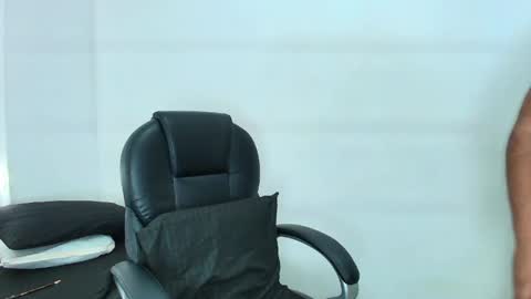 karla_hilton1 online show from 04-11-26, 12:31