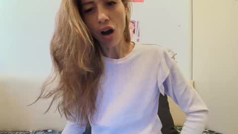 Crystyna online show from 10-24-25, 07:49