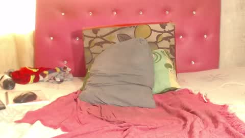 Snapshot of karlafreakk11 chatting on 05-11-26, 03:29 DAHIANA online show from 05-11-26, 03:29