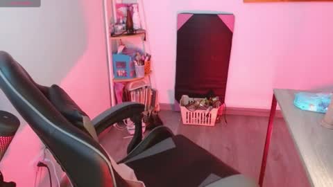 karlavittar online show from 02-17-25, 10:03