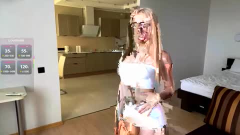 Snapshot of karlenegries chatting on 10-11-25, 10:25 Olivia online show from 10-11-25, 10:25