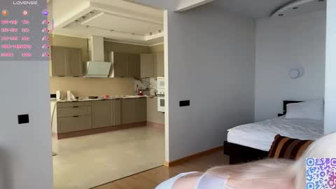 Olivia online show from 11-08-25, 07:08