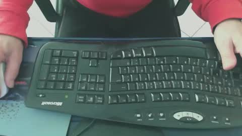 Snapshot of karll122 chatting on 02-25-26, 10:25 karll122 online show from 02-25-26, 10:25