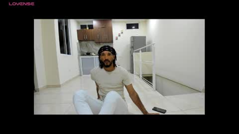 Snapshot of karlmarley1 chatting on 05-15-26, 06:20 Karl online show from 05-15-26, 06:20