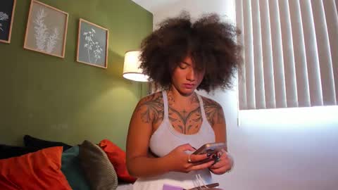 Karlye online show from 11-12-25, 05:13