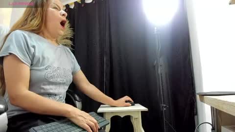 KARLYE online show from 07-10-26, 04:06