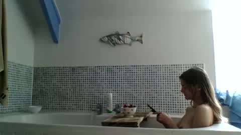 Snapshot of karmaqueen123 chatting on 05-01-26, 11:26 Karma Queen online show from 05-01-26, 11:26