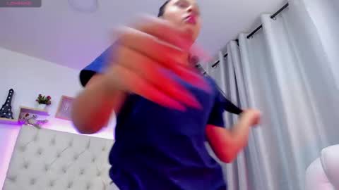 Snapshot of karol_bustamante chatting on 09-26-25, 08:57 Karol online show from 09-26-25, 08:57