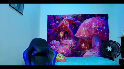 Snapshot of karol_naughty chatting on 10-18-25, 10:38 online show from 10-18-25, 10:38