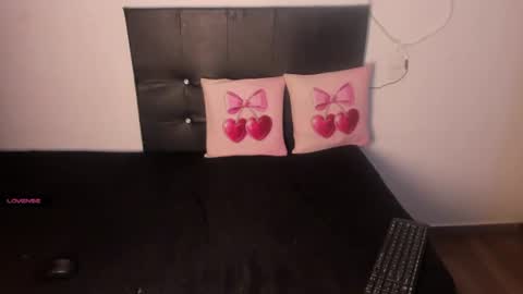 Snapshot of karol_say chatting on 06-12-26, 03:38 Karol Say online show from 06-12-26, 03:38