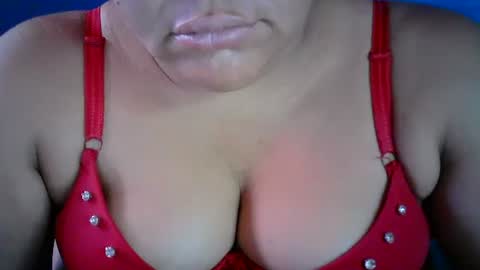 Snapshot of karolbb chatting on 12-15-24, 02:16 karolbb online show from 12-15-24, 02:16