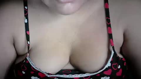 Snapshot of karolbb chatting on 12-17-24, 10:55 karolbb online show from 12-17-24, 10:55