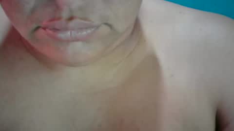 Snapshot of karolbb chatting on 02-12-25, 12:44 karolbb online show from 02-12-25, 12:44