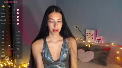 Snapshot of karolina_hottie_ chatting on 06-22-26, 02:02 Kira online show from 06-22-26, 02:02