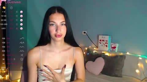 Snapshot of karolina_hottie_ chatting on 06-30-26, 02:01 Kira online show from 06-30-26, 02:01