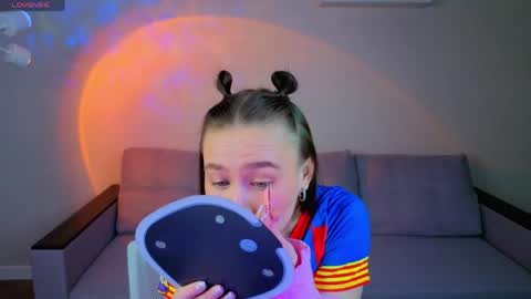 Karolina online show from 04-21-26, 01:42