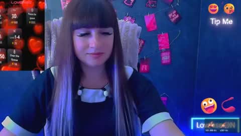 Snapshot of karolina_mia chatting on 06-16-26, 05:21 Caroline online show from 06-16-26, 05:21