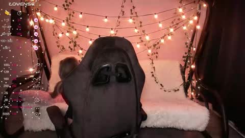 KarolinaHayes online show from 12-14-25, 10:09