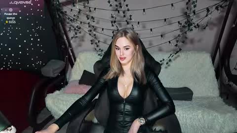 KarolinaHayes online show from 03-15-26, 04:57