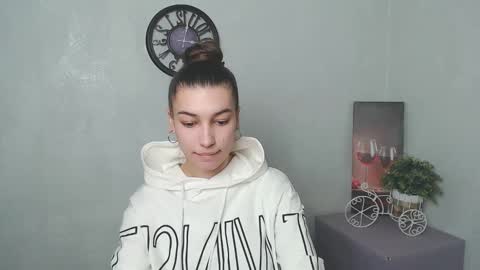 Karolina online show from 02-23-25, 07:00