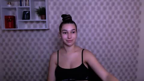 Karolina online show from 10-02-25, 05:03