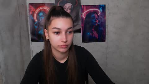 Karolina online show from 11-25-25, 06:35