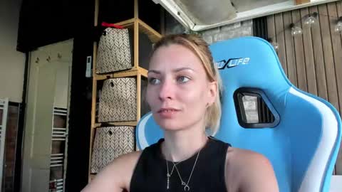 karoline121 online show from 09-24-25, 09:34