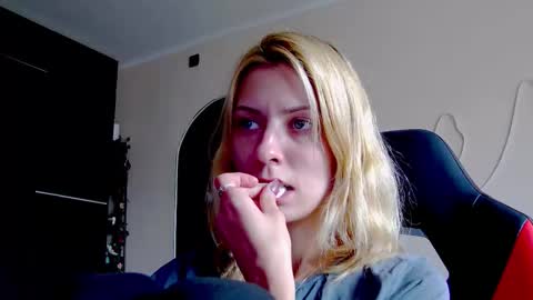 karoline121 online show from 10-01-25, 08:09