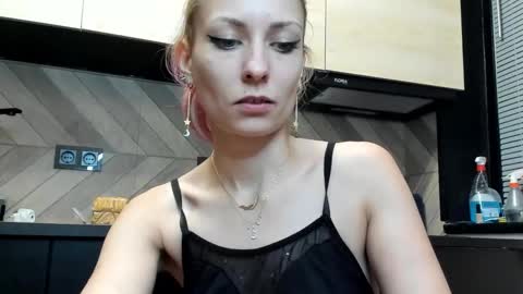 karoline121 online show from 11-25-25, 05:57