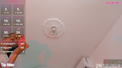 Snapshot of karoline_marin chatting on 12-28-24, 05:35 Karoline online show from 12-28-24, 05:35