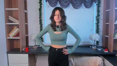 Mia online show from 03-03-26, 11:16