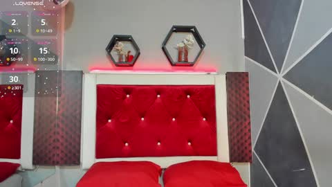 Snapshot of karoll014 chatting on 02-08-25, 11:44 Karol online show from 02-08-25, 11:44