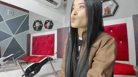 Snapshot of karoll014 chatting on 03-03-25, 11:33 Karol online show from 03-03-25, 11:33