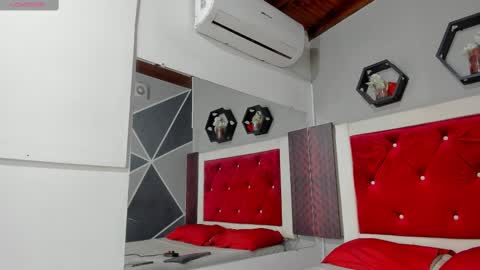 Snapshot of karoll014 chatting on 03-04-25, 11:19 Karol online show from 03-04-25, 11:19