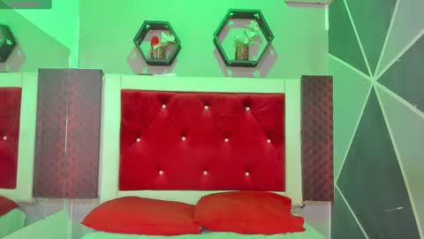 Snapshot of karoll014 chatting on 09-10-25, 11:32 Karol online show from 09-10-25, 11:32