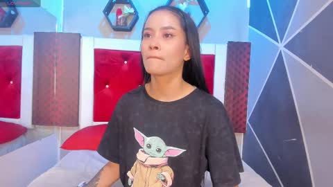 Snapshot of karoll014 chatting on 09-15-25, 11:10 Karol online show from 09-15-25, 11:10