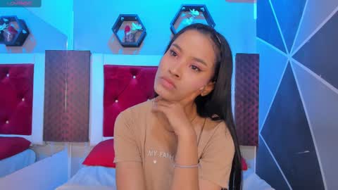 Snapshot of karoll014 chatting on 09-16-25, 11:55 Karol online show from 09-16-25, 11:55