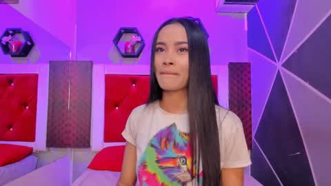 Snapshot of karoll014 chatting on 09-26-25, 11:25 Karol online show from 09-26-25, 11:25