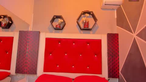 Snapshot of karoll014 chatting on 10-18-25, 11:33 Karol online show from 10-18-25, 11:33