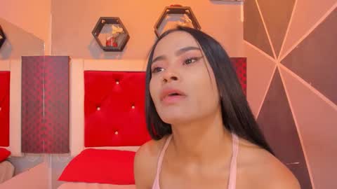 Snapshot of karoll014 chatting on 10-25-25, 12:02 Karol online show from 10-25-25, 12:02