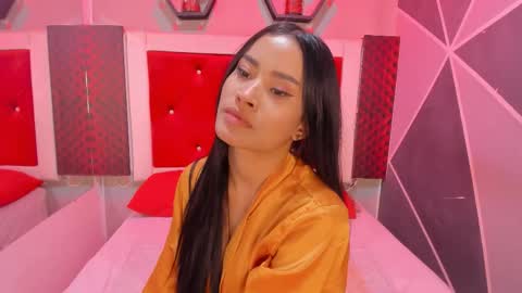 Snapshot of karoll014 chatting on 11-11-25, 12:38 Karol online show from 11-11-25, 12:38