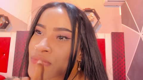 Snapshot of karoll014 chatting on 01-19-26, 11:58 Karol online show from 01-19-26, 11:58