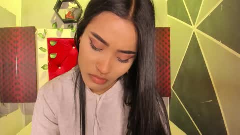 Snapshot of karoll014 chatting on 02-05-26, 11:48 Karol online show from 02-05-26, 11:48