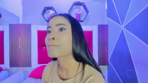 Snapshot of karoll014 chatting on 02-25-26, 11:53 Karol online show from 02-25-26, 11:53