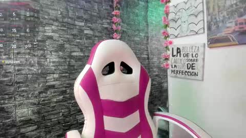 KAROLL online show from 10-25-25, 12:34