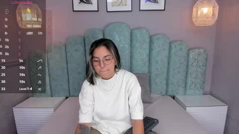 Snapshot of karoll_santos chatting on 02-22-25, 04:07 Karol Santos online show from 02-22-25, 04:07