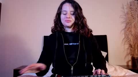 Snapshot of kassandra_james chatting on 05-19-26, 03:02 kassandra james online show from 05-19-26, 03:02